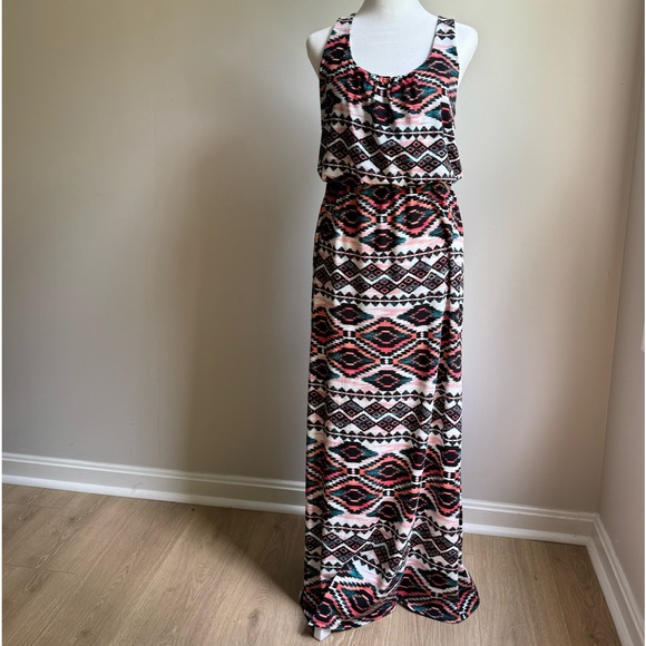 Socialite Maxi Halter Dress Tribal Print Size Medium - Picture 1 of 6